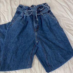2/$46🌿A&F Paperbag Mom Jeans Size 25/0